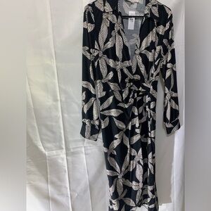 LOFT Leaves print, longsleeve, black and white dress size 4
